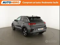 Usata VW T-Roc R-line 116 CV (85 kW) 2024 Grigio SUV