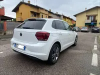 Usata VW Polo R-line 95 CV (69 kW) 2021 Bianco Utilitaria