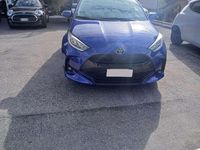 Usata Toyota Yaris Hybrid Active 92 CV (67 kW) 2024 Blu/azzurro Berlina