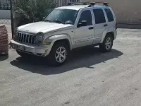 Usata Jeep Cherokee Sport 163 CV (119 kW) 2005 Grigio SUV