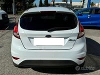 Usata Ford Fiesta 95 CV (69 kW) 2016 Bianco Furgone
