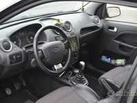 Usata Ford Fiesta S 90 CV (66 kW) 2006 Nero Utilitaria