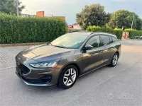 Usata Ford Focus 120 CV (88 kW) 2022 Grigio Station wagon
