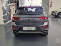 Usata VW T-Roc Style 110 CV (80 kW) 2022 Grigio SUV