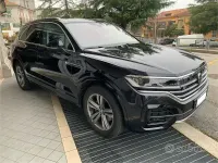Usata VW Touareg R-line 231 CV (169 kW) 2021 Nero SUV