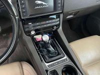 Usata Jaguar F-Pace Portfolio 179 CV (131 kW) 2017 Bianco SUV