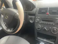 Usata Mercedes A160 82 CV (60 kW) 2011 Bianco Utilitaria