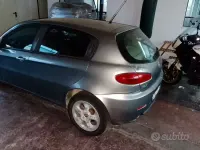 Usata Alfa Romeo 147 105 CV (77 kW) 2008 Grigio Utilitaria