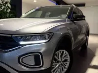 Usata VW T-Roc Life 150 CV (110 kW) 2023 Argento SUV