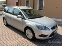 Usata Ford Focus 141 CV (103 kW) 2009 Grigio Station wagon