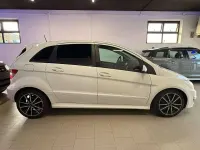 Usata Mercedes B180 Executive 109 CV (80 kW) 2011 Bianco Utilitaria