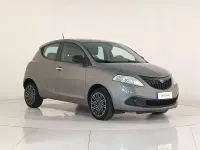 Usata Lancia Ypsilon Gold 69 CV (50 kW) 2024 Grigio pietra Utilitaria