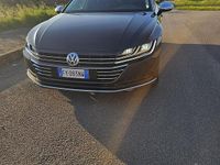 Usata VW Arteon 190 CV (139 kW) 2019 Grigio Utilitaria