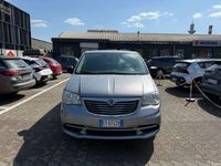 Usata Lancia Voyager 177 CV (130 kW) 2015 Grigio metallizzato Monovolume