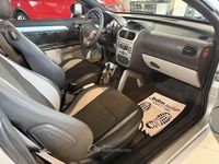 Usata Opel Tigra Sport 69 CV (50 kW) 2010 Argento Cabrio