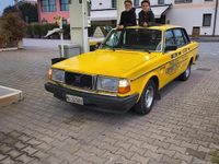 Usata Volvo 244 82 CV (60 kW) 1983 Giallo Berlina