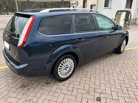 Begagnad Ford Focus Titanium 110 HK (80 kW) 2011 Blå Kombi