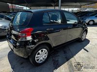 Usata Toyota Yaris 69 CV (50 kW) 2012 Nero Utilitaria