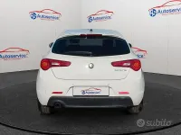 Occasion Alfa Romeo Giulietta Distinctive 120 ch (88 kW) 2014 Blanc Citadine