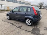 Usata Ford Fiesta 75 CV (55 kW) 2008 Grigio Utilitaria