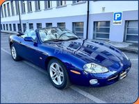 Usata Jaguar XK8 298 CV (219 kW) 2003 Blu Cabrio