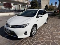 Usata Toyota Auris Touring Sports Lounge 99 CV (72 kW) 2015 Bianco Station wagon