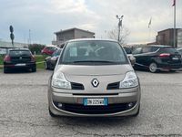Usata Renault Modus Dynamique 106 CV (77 kW) 2008 Oro Monovolume