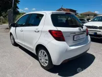 Begagnad Toyota Yaris Active 90 HK (66 kW) 2015 Vit Halvkombi