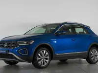 Usata VW T-Roc Style 150 CV (110 kW) 2023 Blu SUV