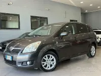 Usata Toyota Corolla Verso Sol 129 CV (94 kW) 2008 Grigio Monovolume