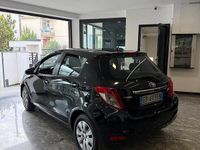 Usata Toyota Yaris Active 69 CV (50 kW) 2012 Nero Utilitaria