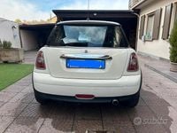 Begagnad Mini ONE 95 HK (69 kW) 2009 Vit Halvkombi