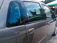 Usata Lancia Musa 89 CV (65 kW) 2006 Giallo Monovolume