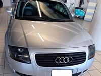 Begagnad Audi TT 179 HK (131 kW) 2000 Grå Sportkupé