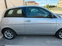 Usata Lancia Ypsilon 75 CV (55 kW) 2012 Grigio Utilitaria
