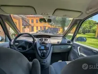 Usata Citroën Xsara Picasso 95 CV (69 kW) 2004 Grigio Monovolume