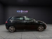 Begagnad Mercedes 200 150 HK (110 kW) 2022 Svart Minibuss