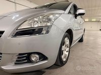 Occasion Peugeot 5008 Active 112 PK (82 kW) 2012 Grijs MPV