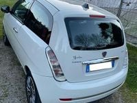 Usata Lancia Ypsilon 75 CV (55 kW) 2011 Bianco Utilitaria