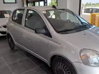 Usata Toyota Yaris 68 CV (50 kW) 2001 Grigio Berlina
