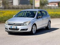 Usata Opel Astra 101 CV (74 kW) 2005 Grigio Berlina