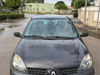 Usado Renault Clio II 82 CV (60 kW) 2003 Negro Berlina