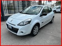 Usata Renault Clio II 75 CV (55 kW) 2011 Bianco Berlina