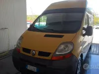 Begagnad Renault Trafic 135 HK (99 kW) 2006 Vit Minibuss