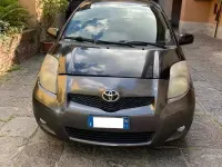 Usata Toyota Yaris 90 CV (66 kW) 2006 Nero Utilitaria