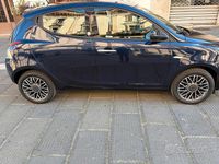 Usata Lancia Ypsilon Gold 69 CV (50 kW) 2017 Blu Utilitaria