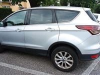 Gebraucht Ford Kuga 150 PS (110 kW) 2017 Grau SUV