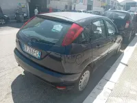 Usata Ford Focus 100 CV (73 kW) 2003 Bluazzurro Berlina