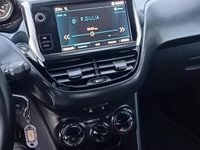 Usata Peugeot 208 Active 102 CV (75 kW) 2021 Bianco Utilitaria