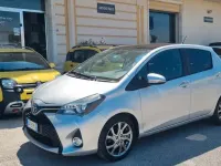 Usata Toyota Yaris Lounge 90 CV (66 kW) 2014 Argento Utilitaria